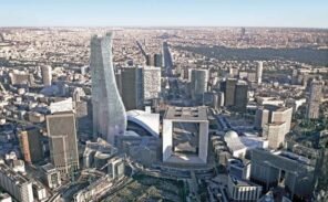 Publicité : une enseigne géante sur une tour de la Défense