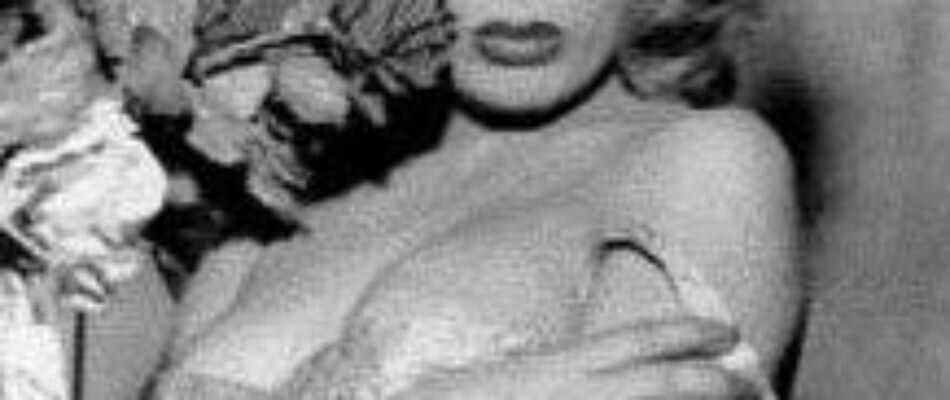 Un terre-plein du boulevard de Clichy prend le nom de la première « personnalité transexuelle » française