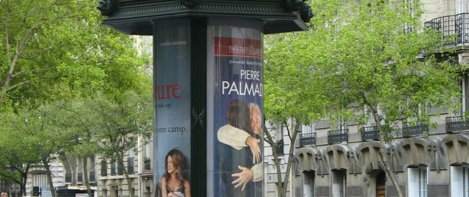 Les colonnes Morris disparaissent du paysage parisien