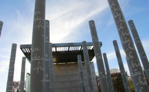 Le « Mur de la Paix » va quitter le champ de Mars